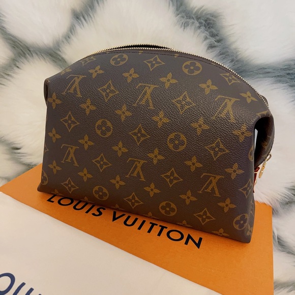 Authentic brand new LV cosmetics bag with dust bag and box - Picture 2 of 8